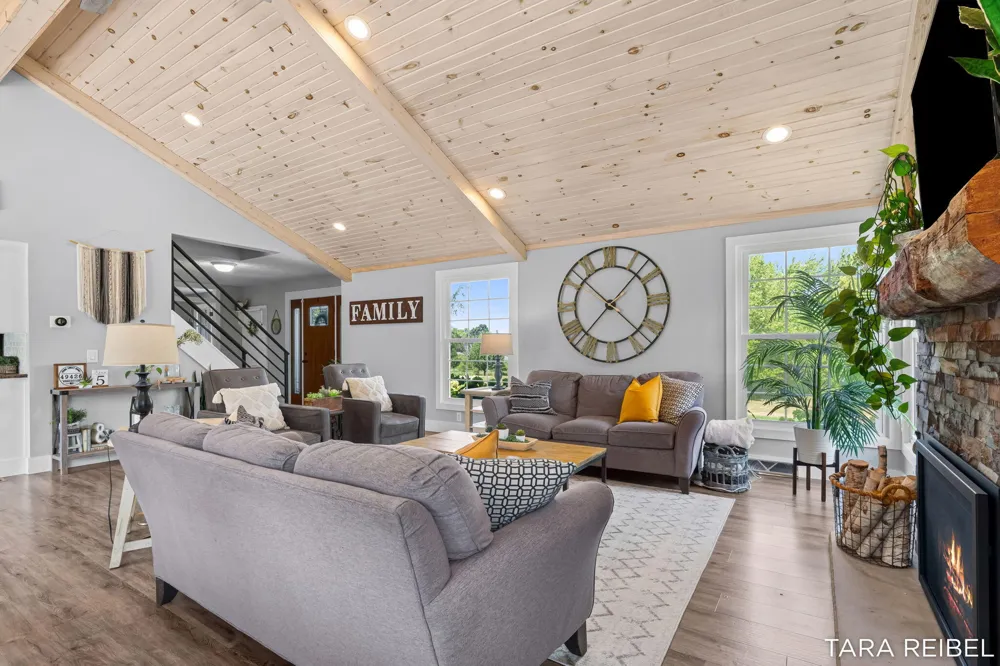 990 Riley Street Hudsonville, MI 49426