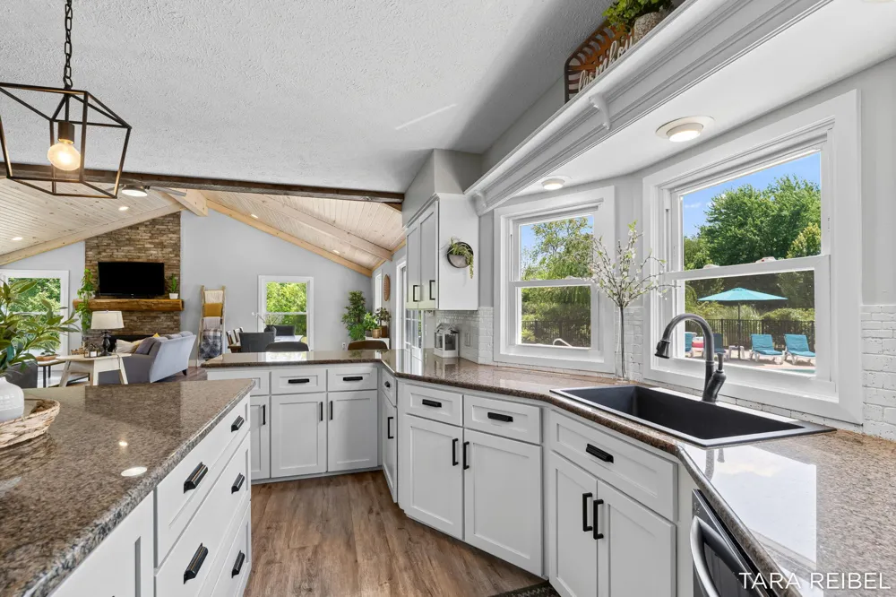 990 Riley Street Hudsonville, MI 49426