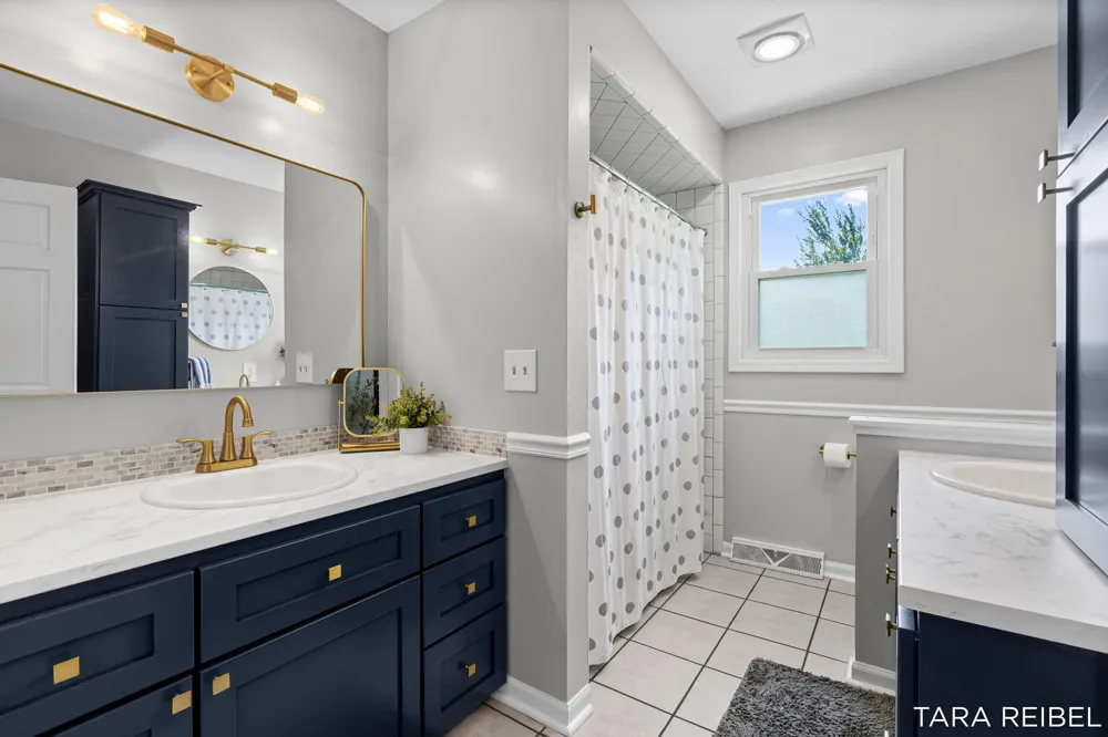 990 Riley Street Hudsonville, MI 49426
