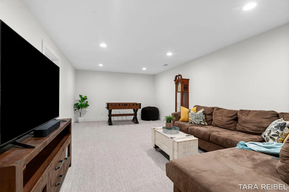 990 Riley Street Hudsonville, MI 49426