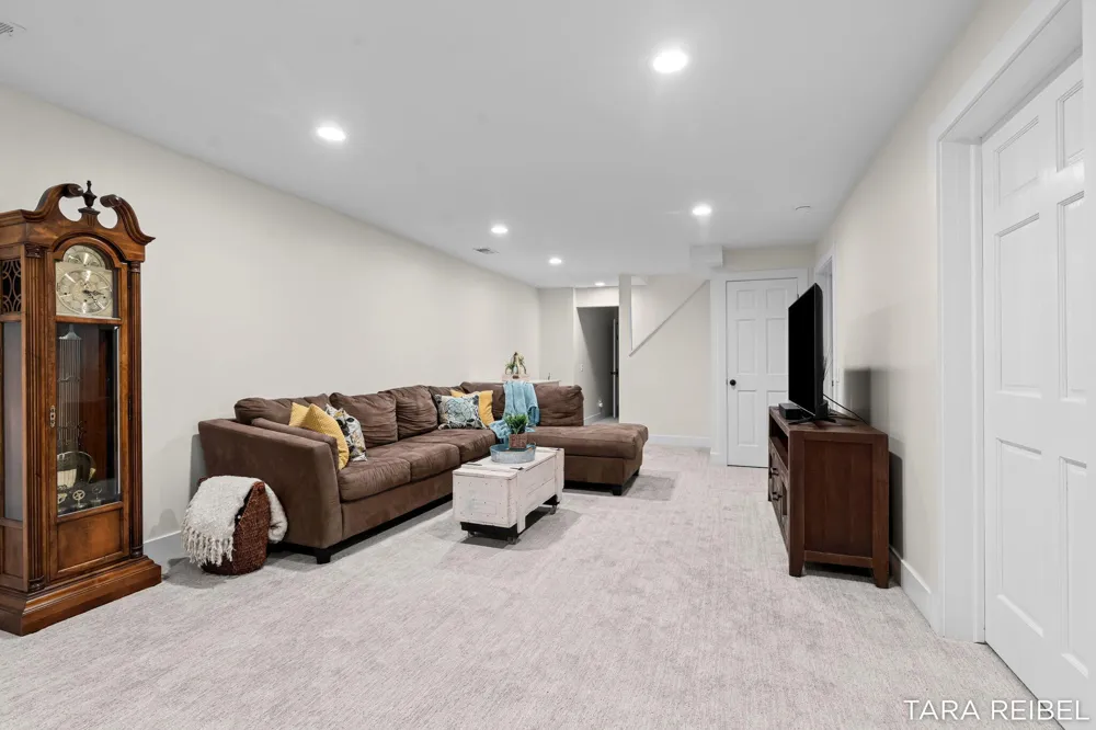 990 Riley Street Hudsonville, MI 49426