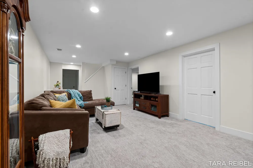 990 Riley Street Hudsonville, MI 49426