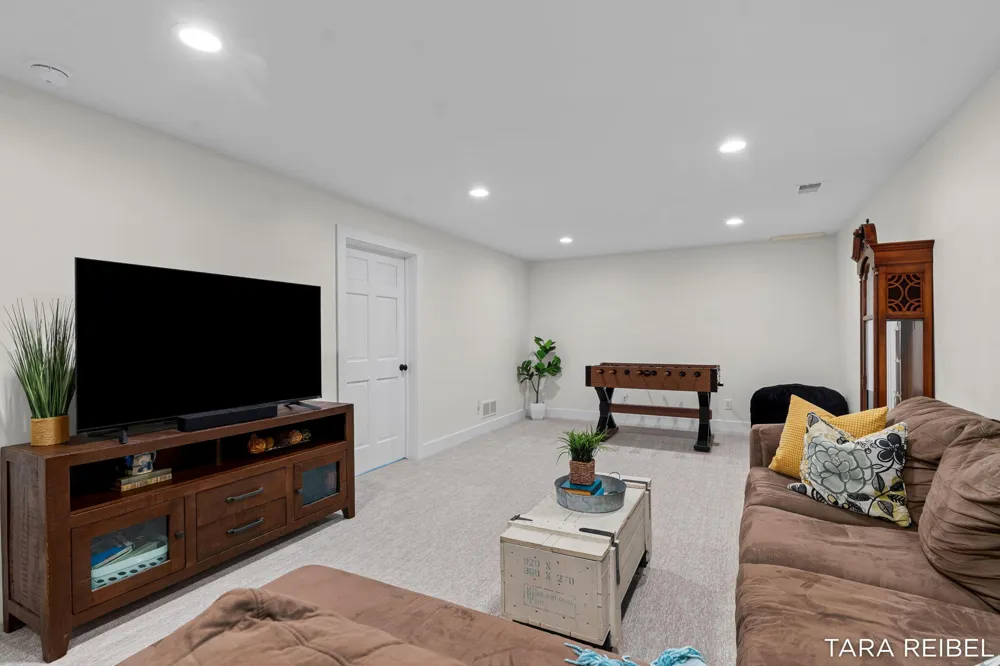 990 Riley Street Hudsonville, MI 49426