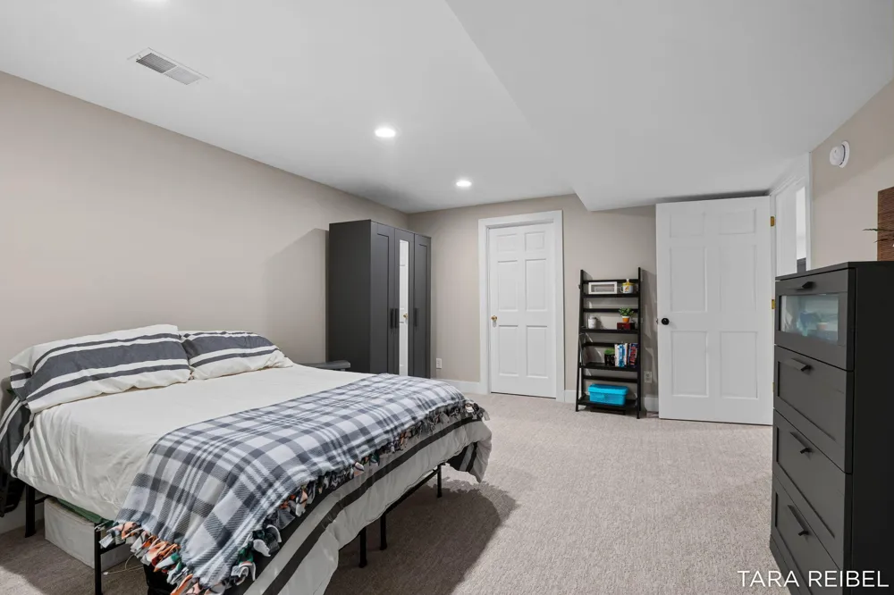 990 Riley Street Hudsonville, MI 49426