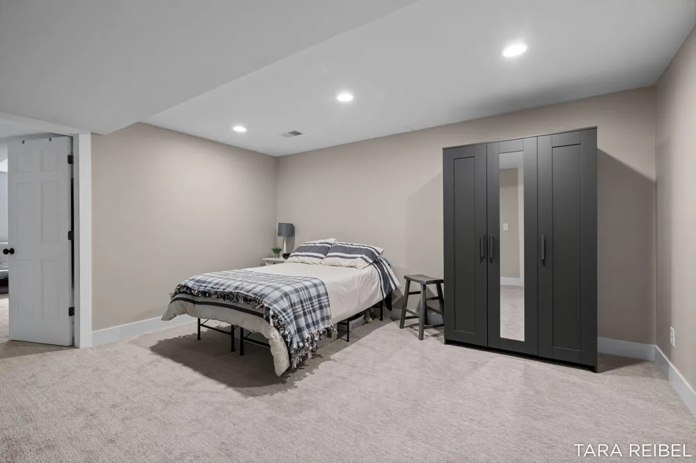 990 Riley Street Hudsonville, MI 49426