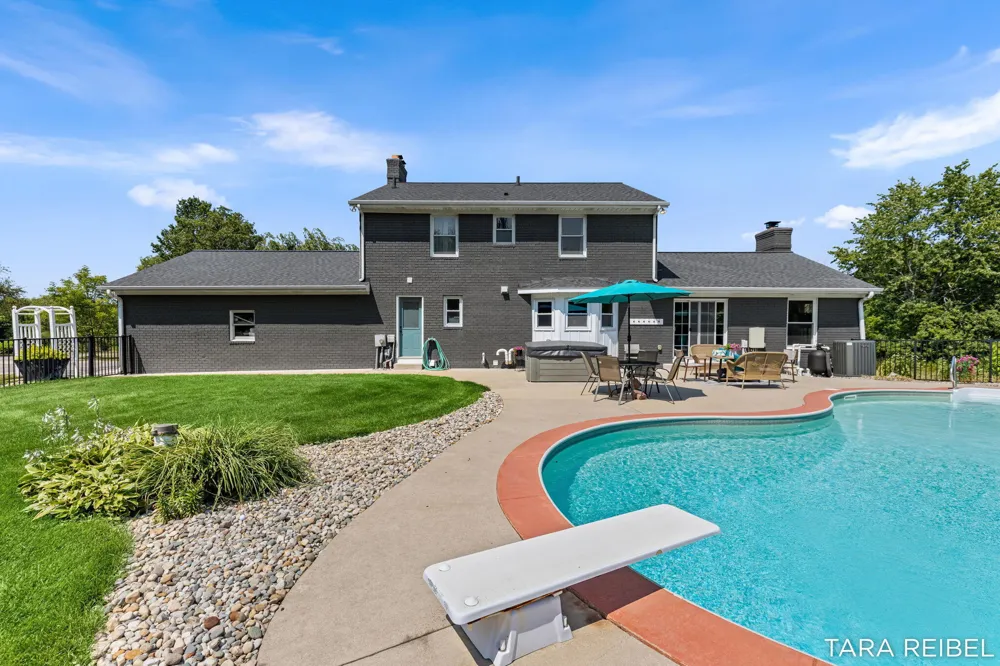 990 Riley Street Hudsonville, MI 49426