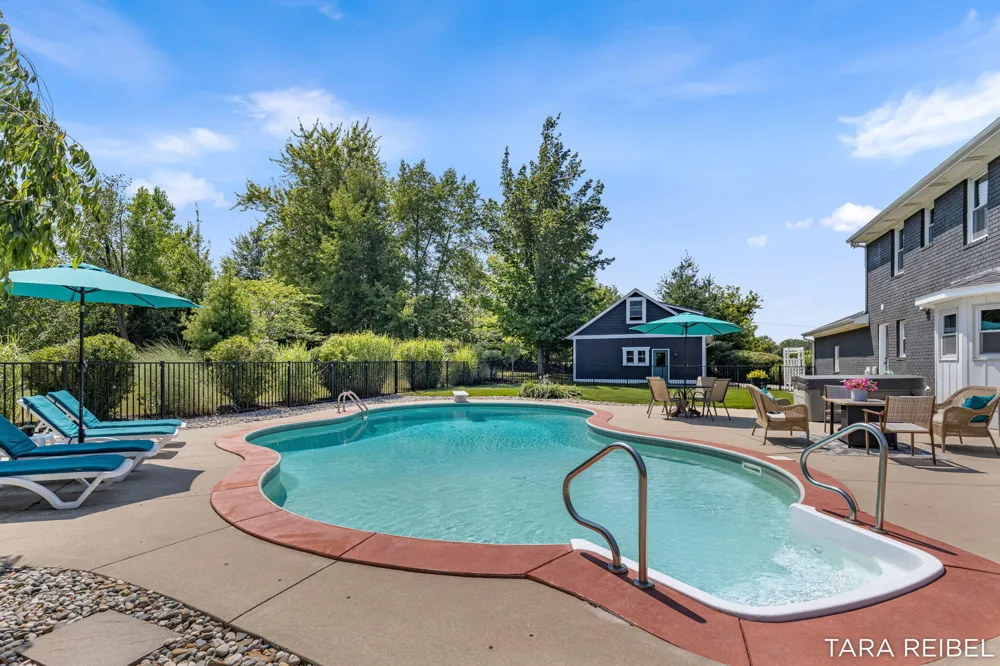990 Riley Street Hudsonville, MI 49426