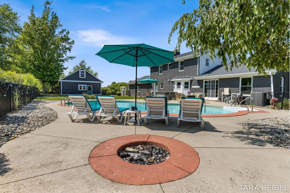 990 Riley Street Hudsonville, MI 49426