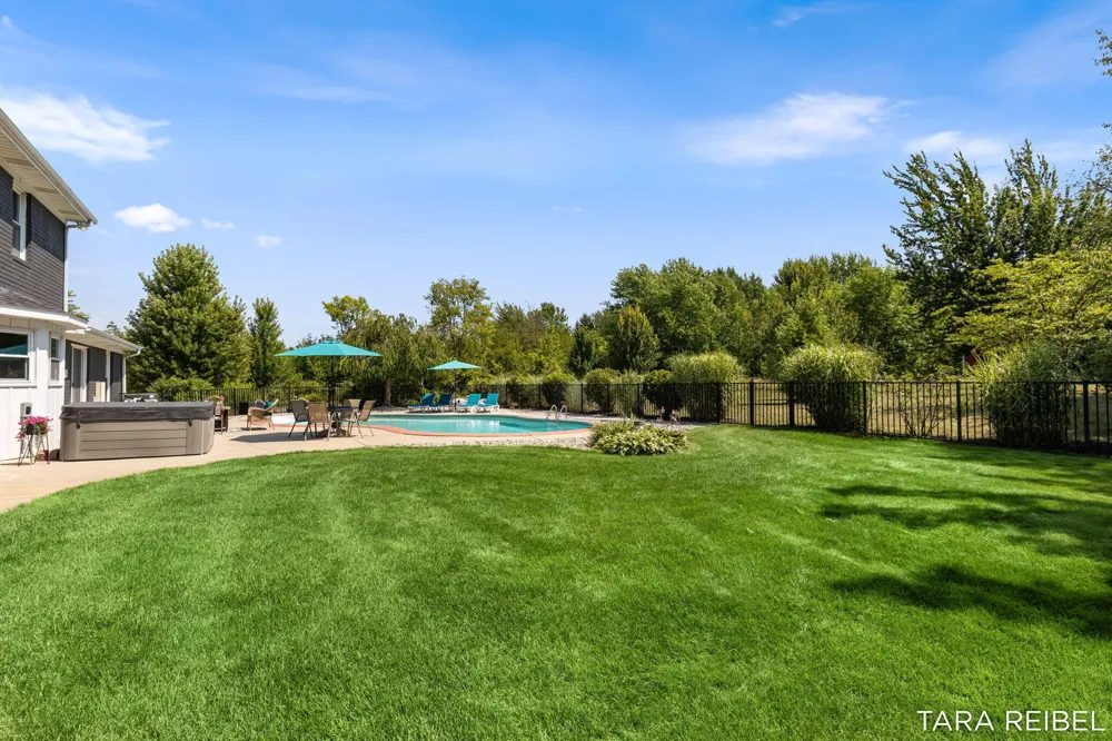 990 Riley Street Hudsonville, MI 49426