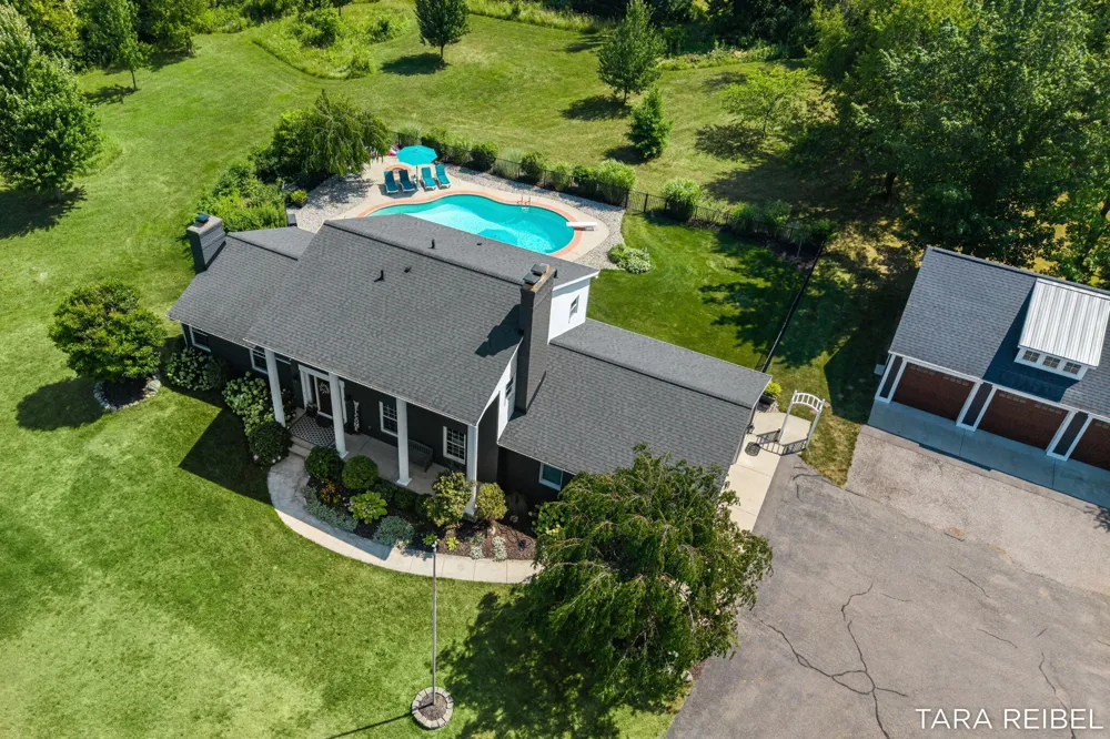 990 Riley Street Hudsonville, MI 49426