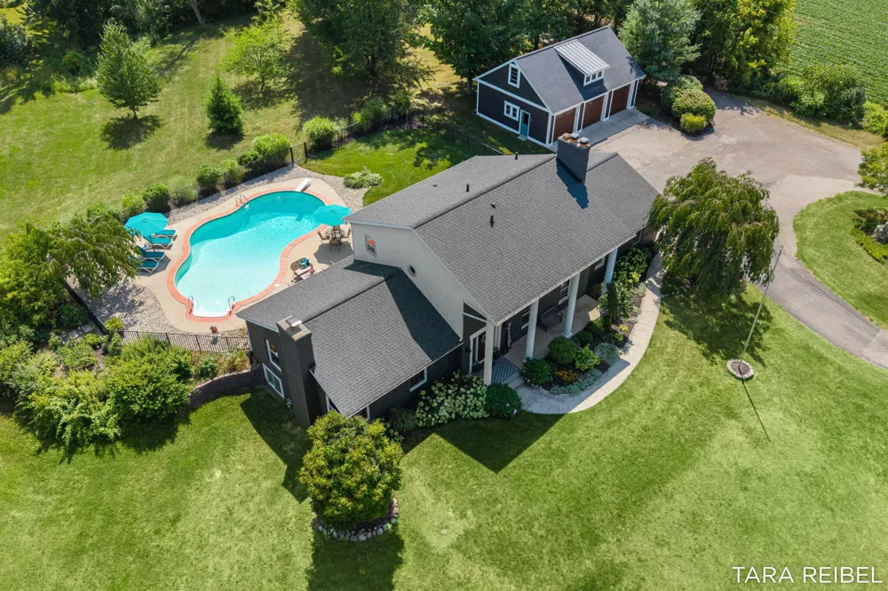 990 Riley Street Hudsonville, MI 49426
