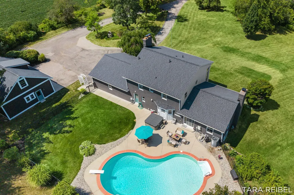 990 Riley Street Hudsonville, MI 49426