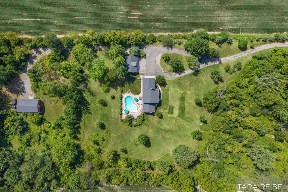 990 Riley Street Hudsonville, MI 49426