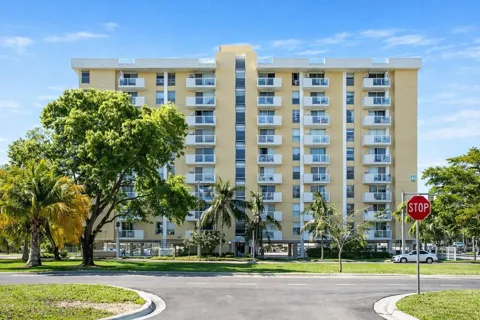 2020 NE 135TH STREET #502