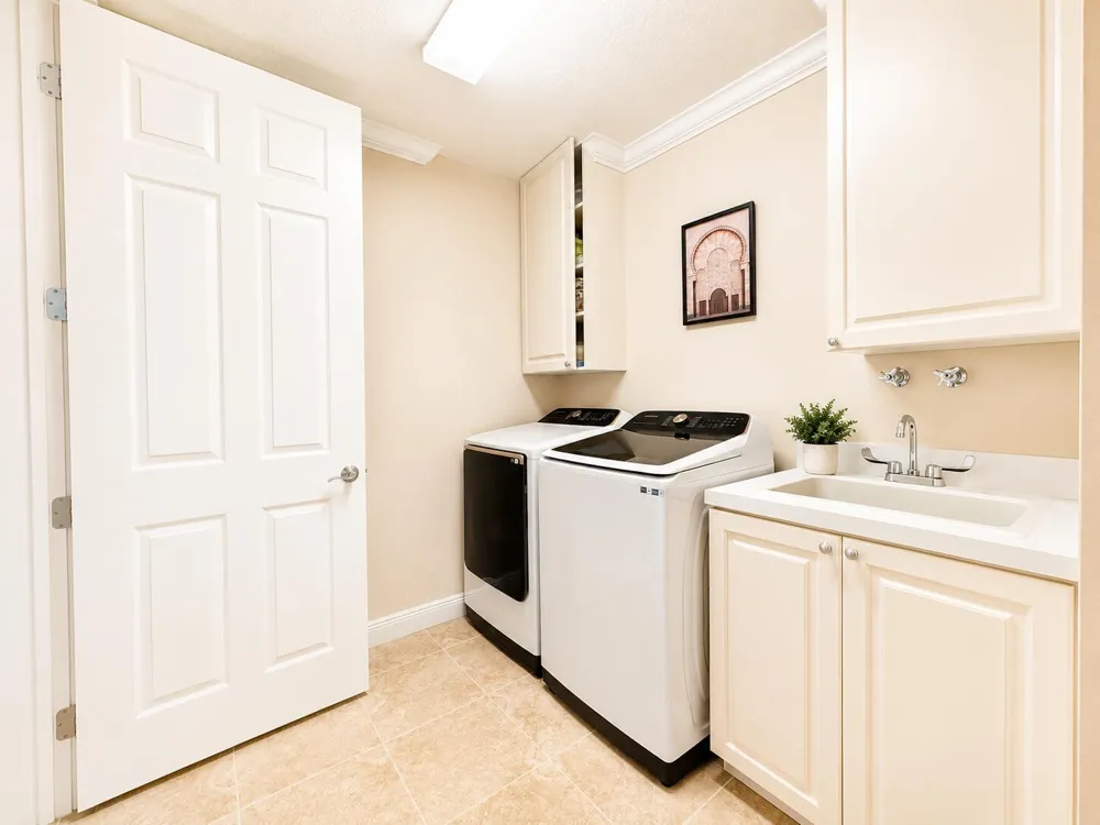 15 Harbour Isle Drive W #101 Fort Pierce, FL 34949