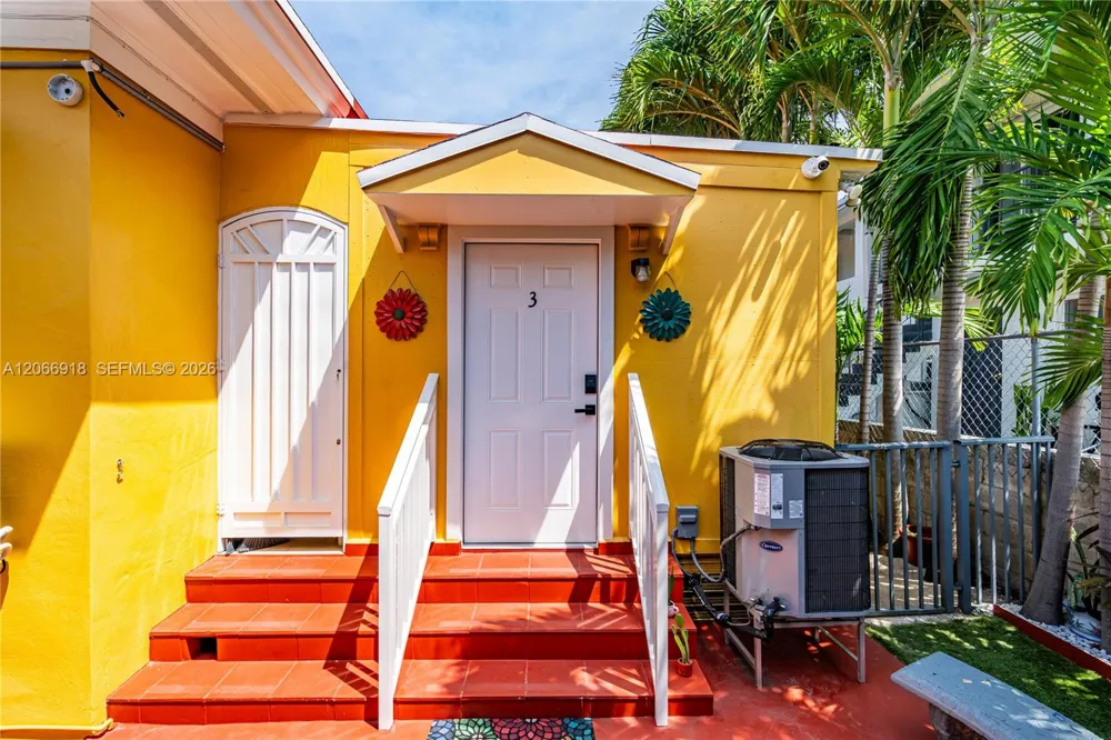 1828 SW 6th St #1 Miami, FL 33135