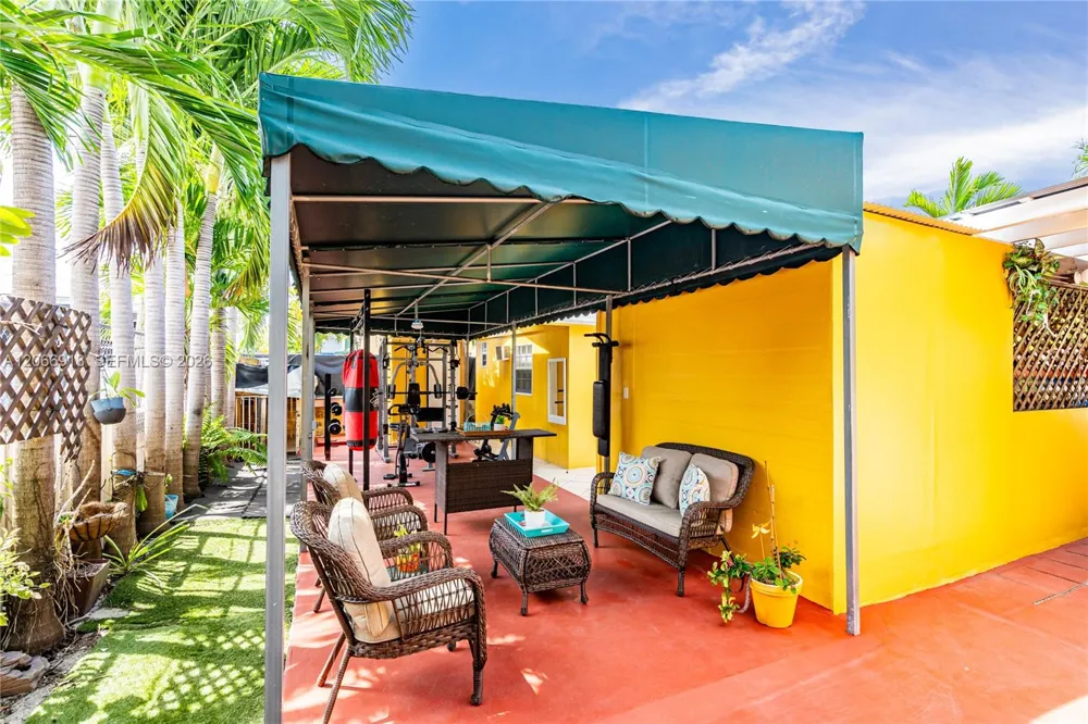 1828 SW 6th St #1 Miami, FL 33135