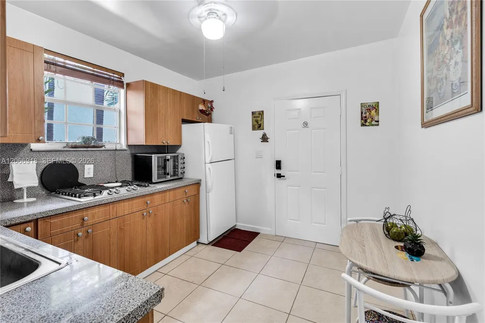 1828 SW 6th St #1 Miami, FL 33135