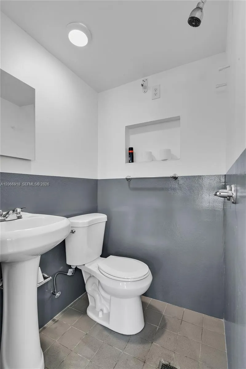 1828 SW 6th St #1 Miami, FL 33135