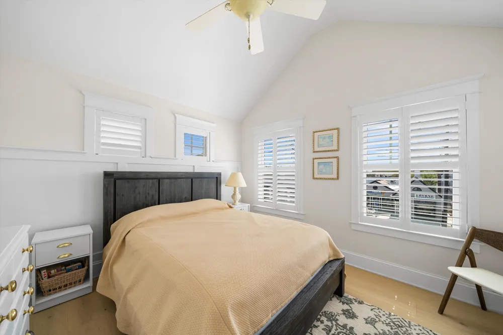 9715 3rd Avenue Stone Harbor, NJ 08247