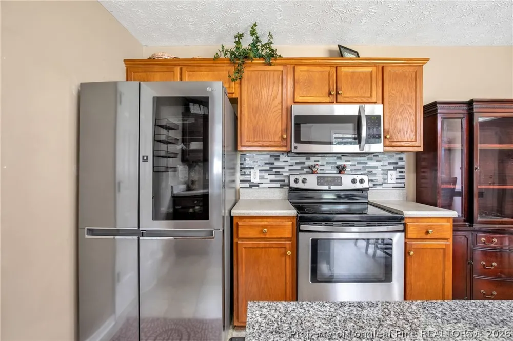 112 Hosta Drive Raeford, NC 28376