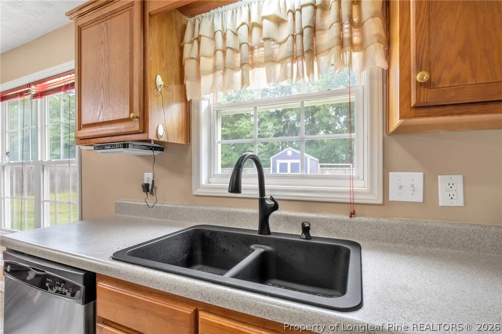 112 Hosta Drive Raeford, NC 28376