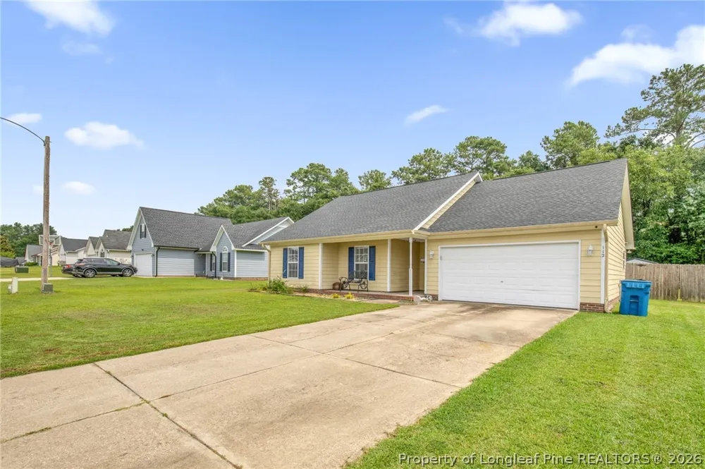 112 Hosta Drive Raeford, NC 28376