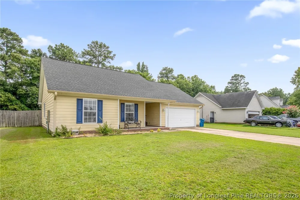 112 Hosta Drive Raeford, NC 28376