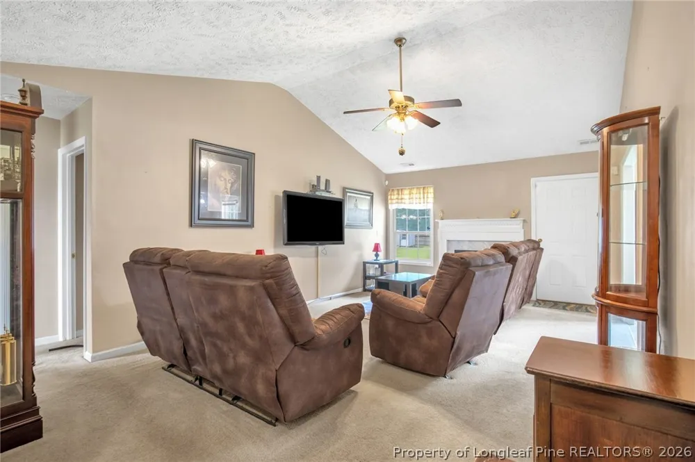 112 Hosta Drive Raeford, NC 28376