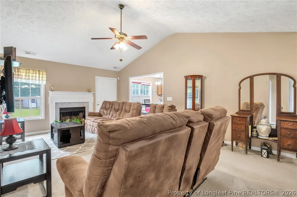 112 Hosta Drive Raeford, NC 28376