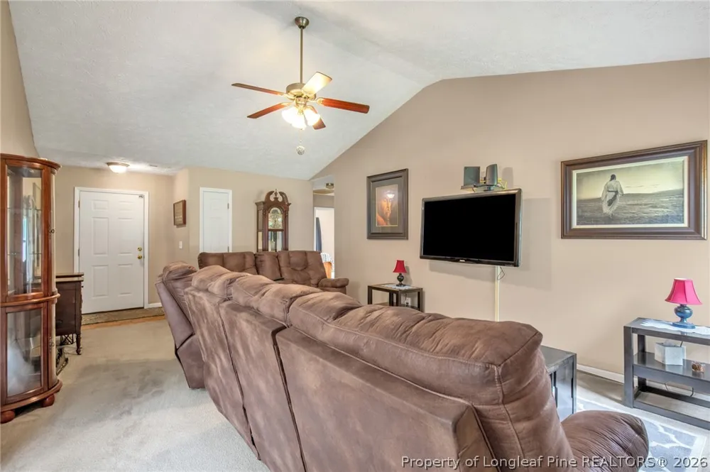 112 Hosta Drive Raeford, NC 28376
