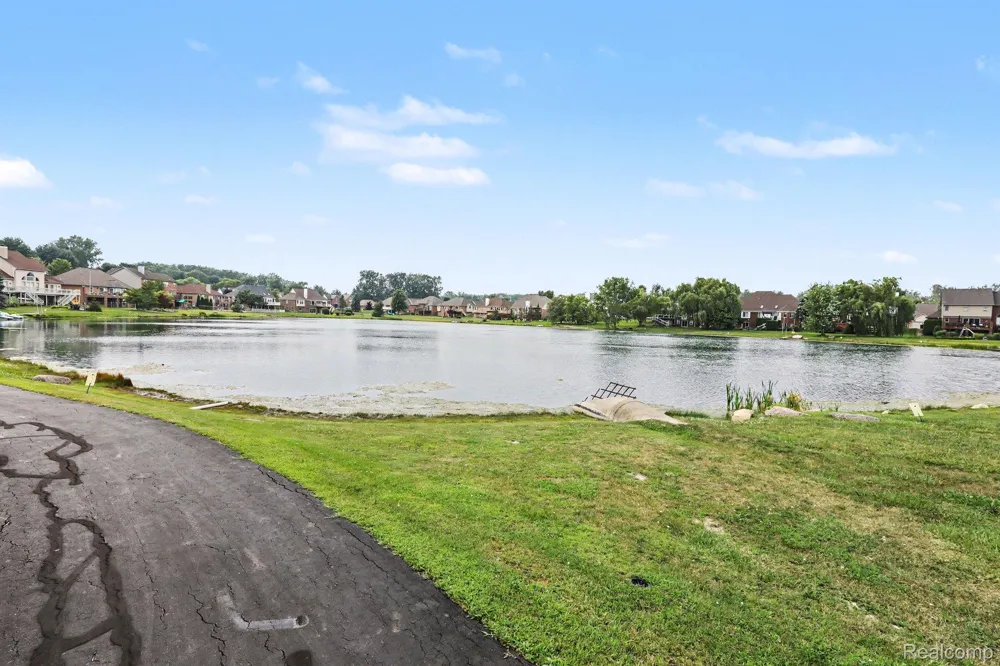 36510 Orchard Lake Drive New Baltimore City, MI 48047