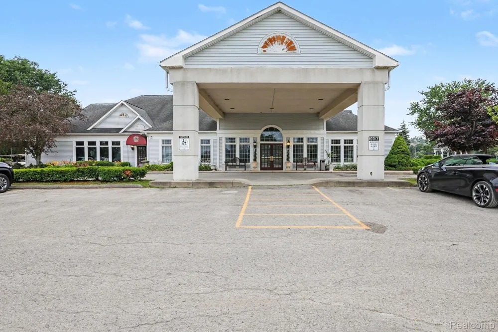 36510 Orchard Lake Drive New Baltimore City, MI 48047