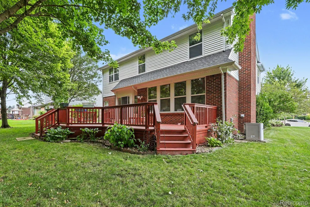 36510 Orchard Lake Drive New Baltimore City, MI 48047
