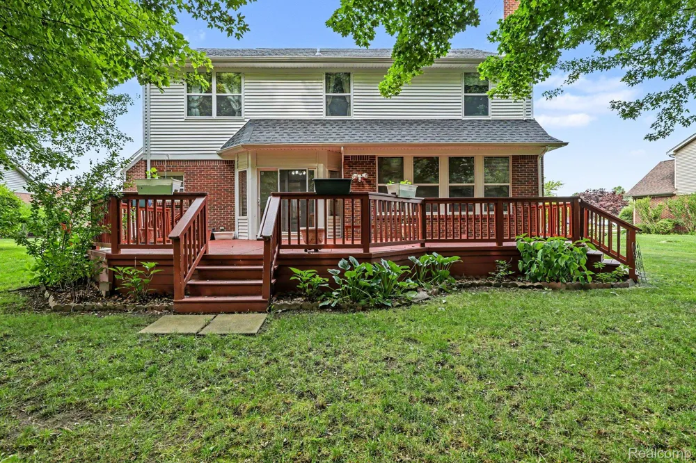 36510 Orchard Lake Drive New Baltimore City, MI 48047