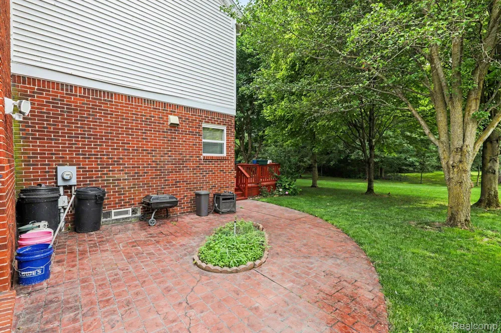 36510 Orchard Lake Drive New Baltimore City, MI 48047