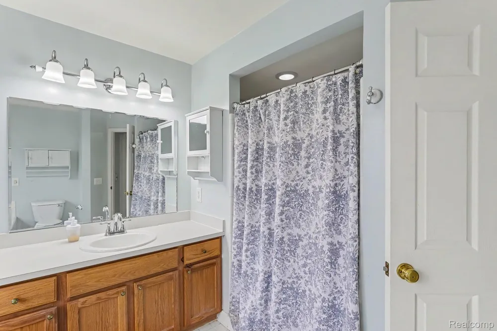 36510 Orchard Lake Drive New Baltimore City, MI 48047