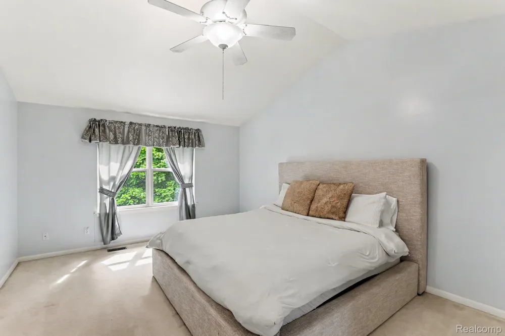 36510 Orchard Lake Drive New Baltimore City, MI 48047