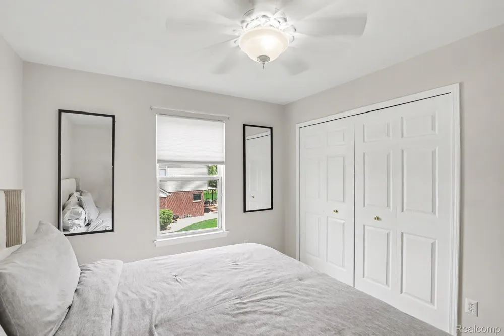 36510 Orchard Lake Drive New Baltimore City, MI 48047