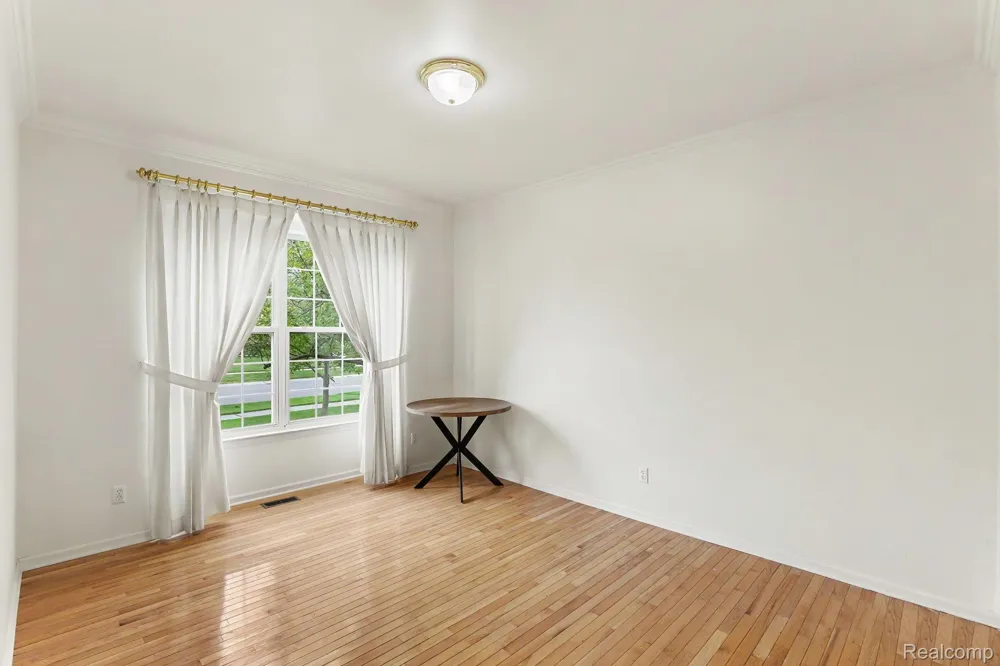 36510 Orchard Lake Drive New Baltimore City, MI 48047