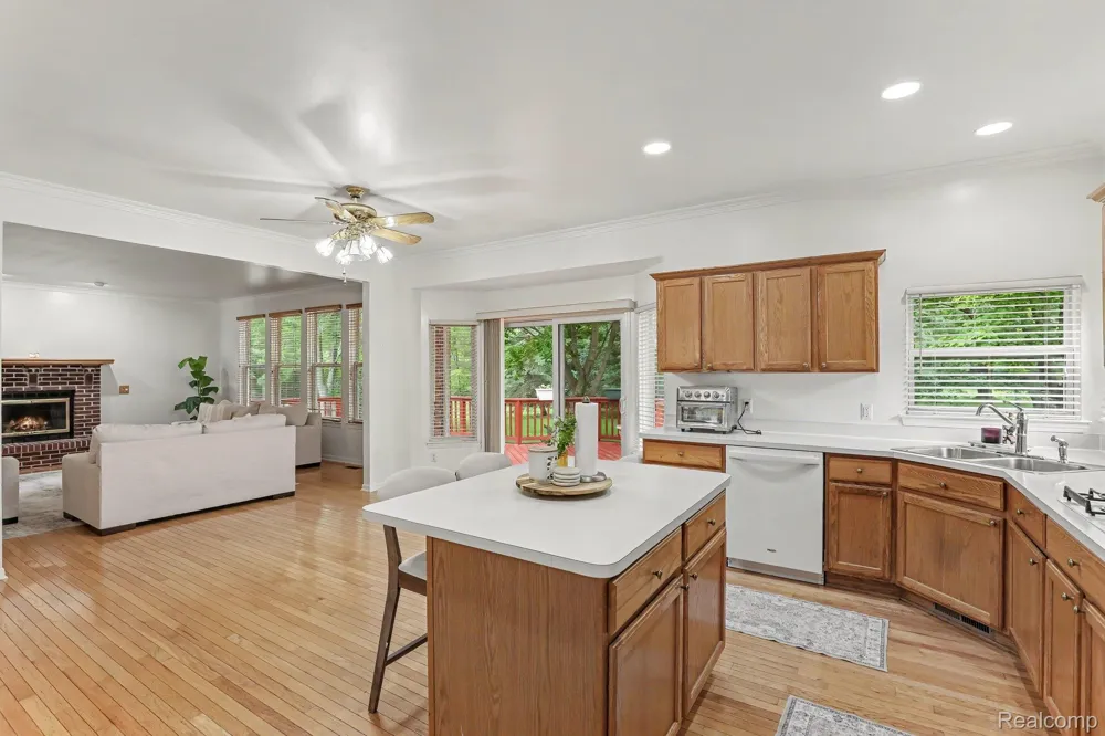 36510 Orchard Lake Drive New Baltimore City, MI 48047