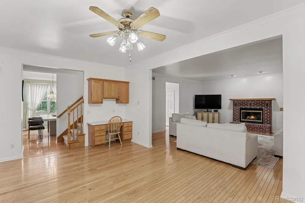 36510 Orchard Lake Drive New Baltimore City, MI 48047