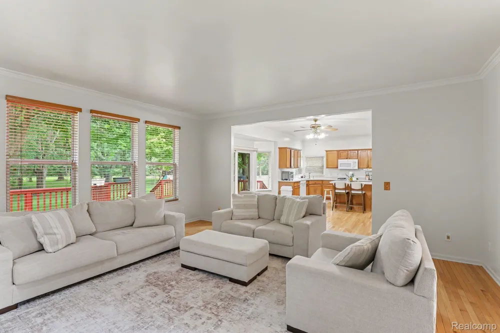 36510 Orchard Lake Drive New Baltimore City, MI 48047