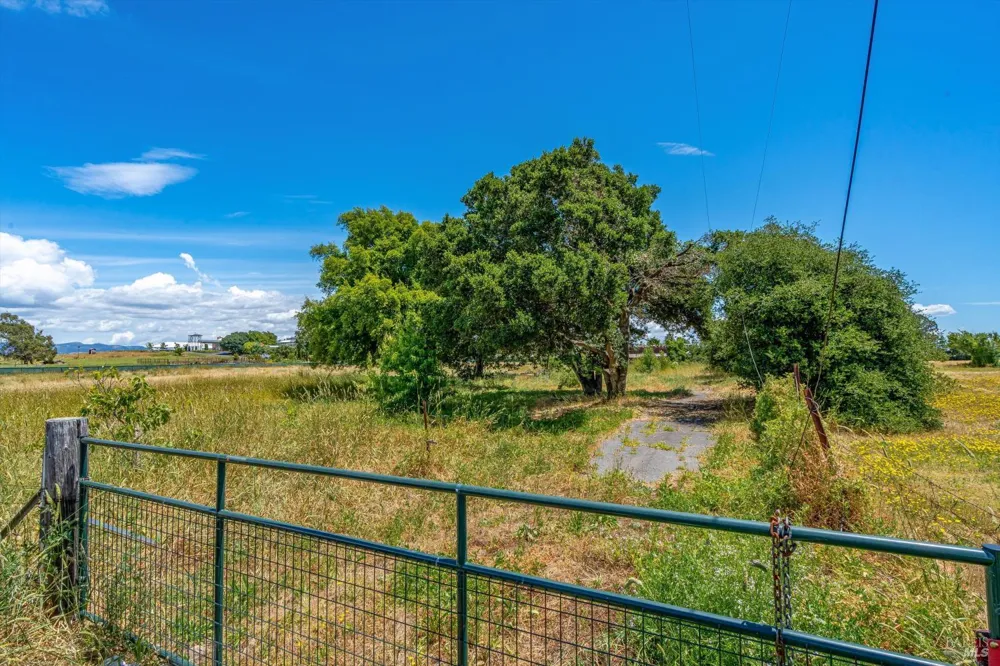 5266 Old Sonoma Road Napa, CA 94559