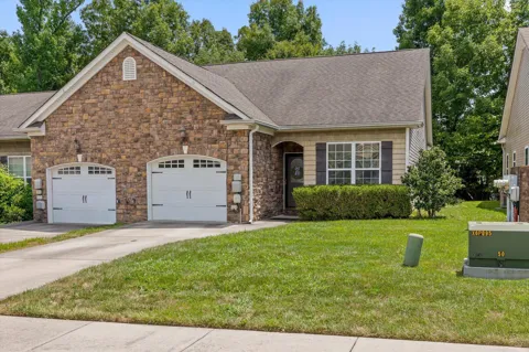 7648 Magnolia Leaf Lane