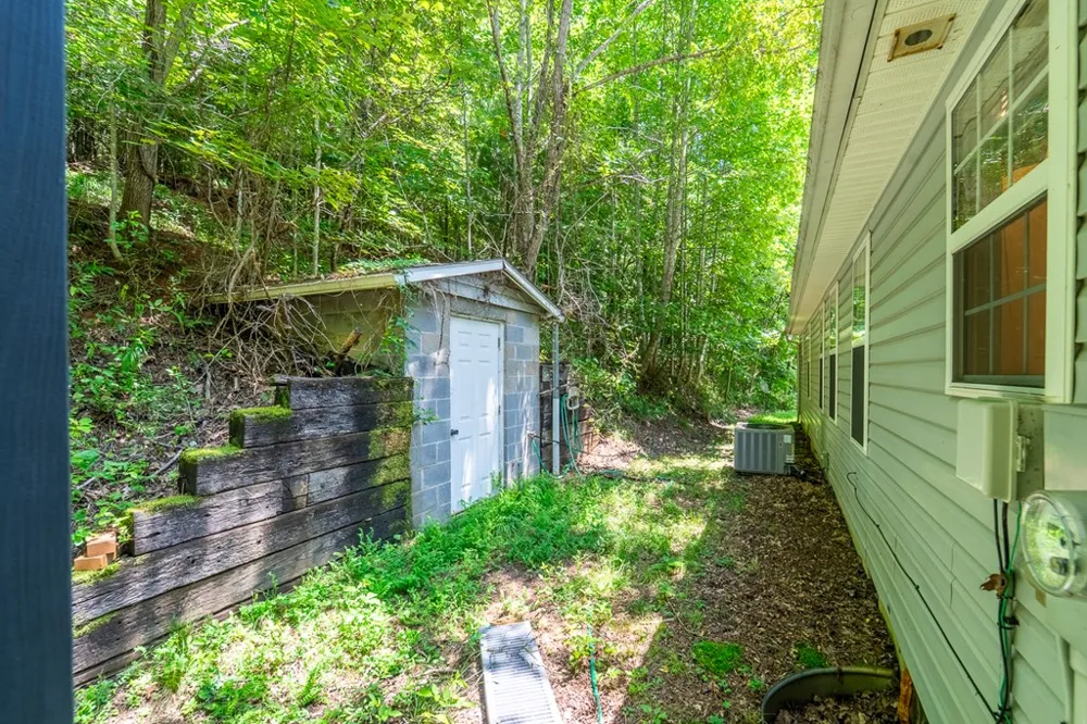 North Skeenah Rd Franklin, NC 28734