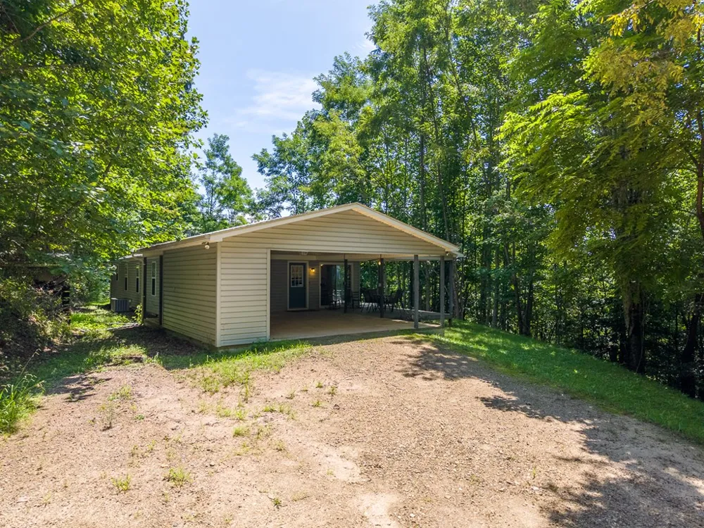 North Skeenah Rd Franklin, NC 28734