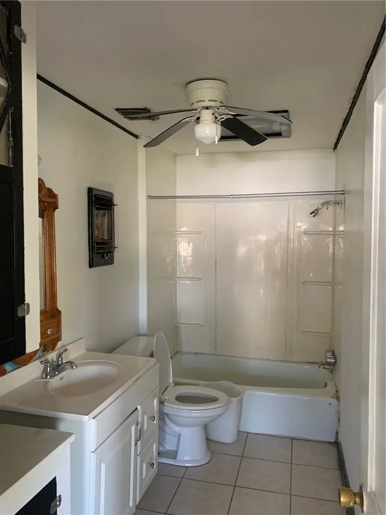 501 E Commons Street Refugio, TX 78377