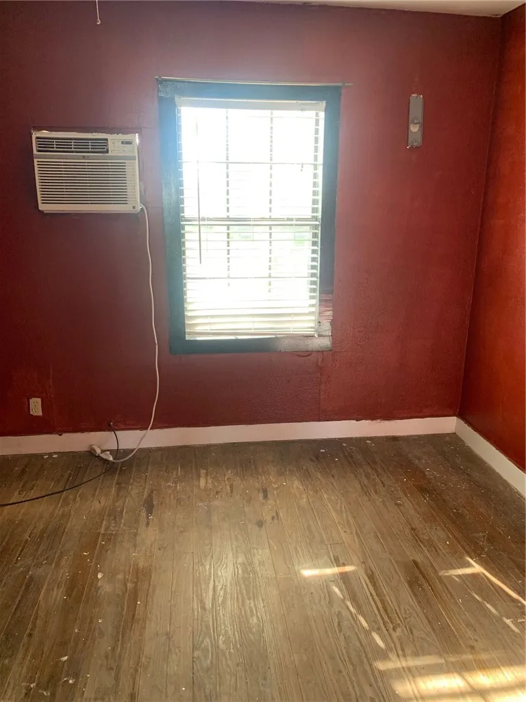 501 E Commons Street Refugio, TX 78377