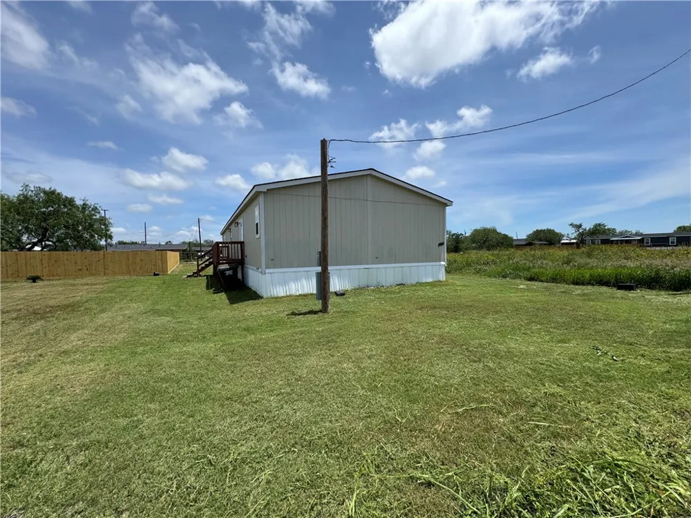 352 Packinghouse Road Taft, TX 78390